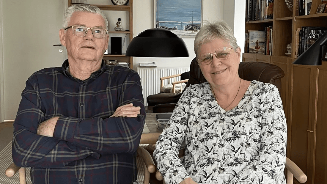 Bent og Annette i deres stue i lejligheden i ejendommen Elsehus i Ørestad