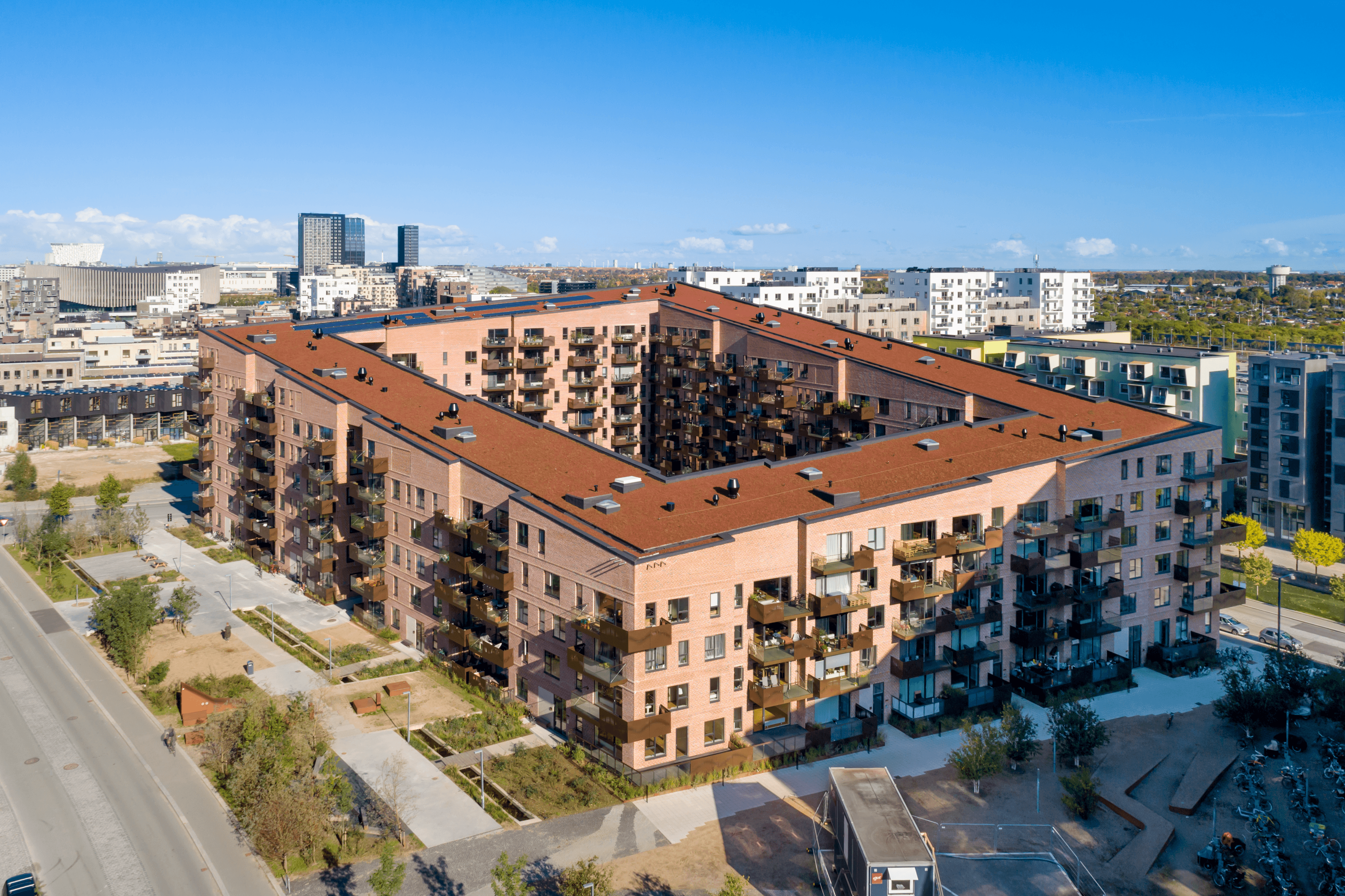 Aerial view of the Lavetten property, showing the building and its surroundings.