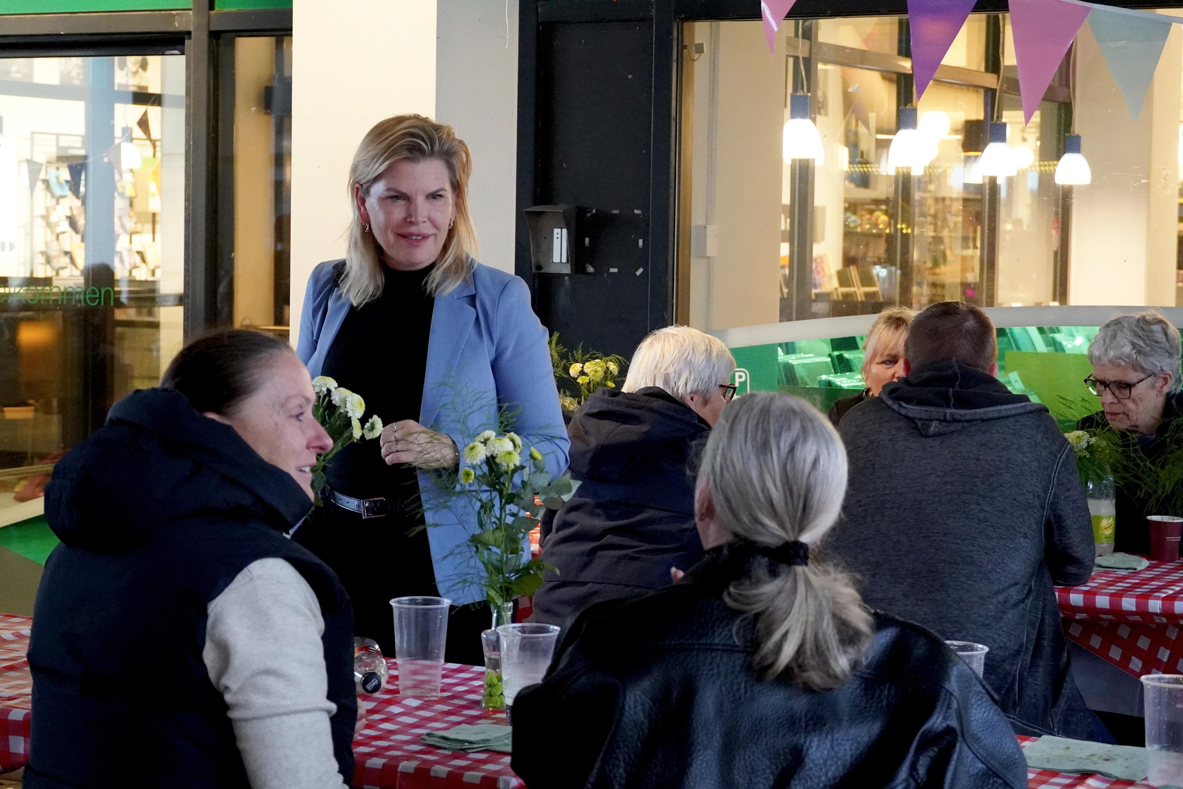 The Mayor of Greve, Pernille Beckmann, attended the communal dinner.