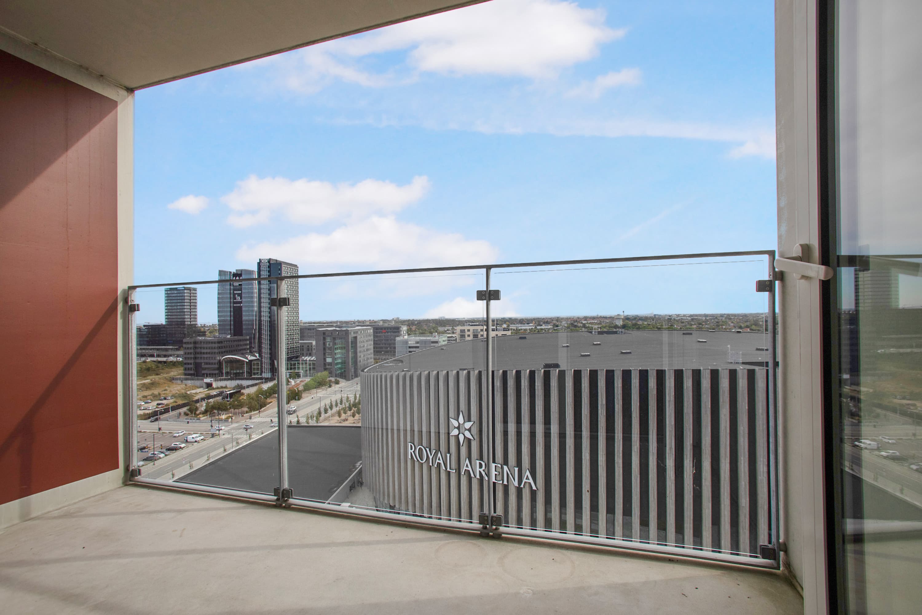 Kæmpe 2 værelses lejlighed med altan 2