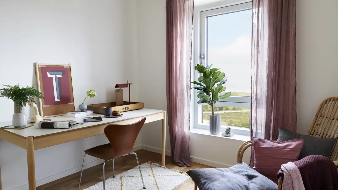 Guest room or hobby room 