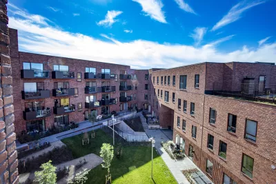 Lyst gårdrum i Carlsbakken